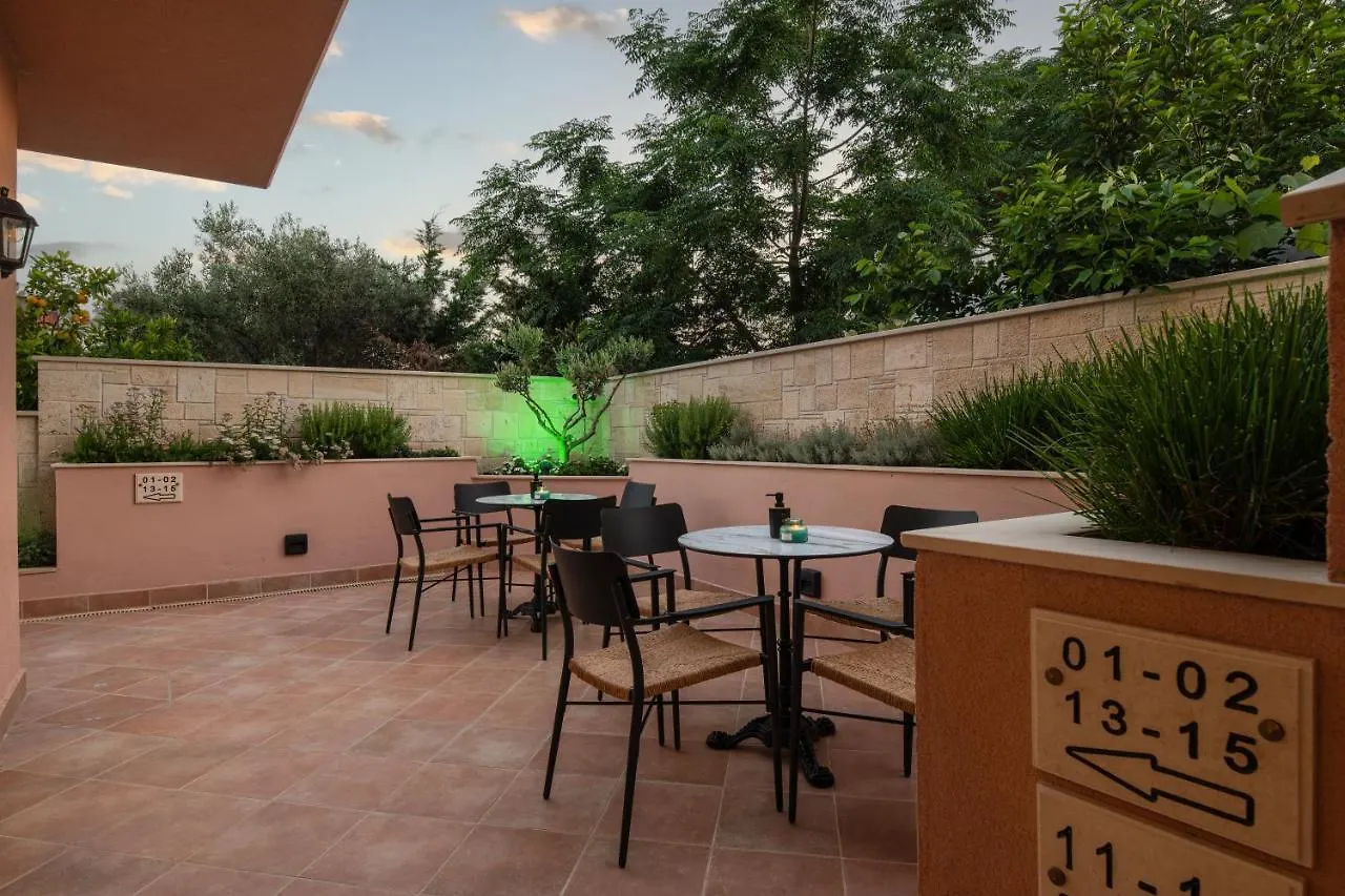 Kseynasa Suites Nikiti  Hotell